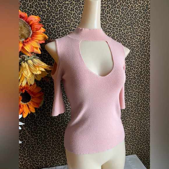 🦋B2G1🦋EXPRESS Key Hole Short Sleeved Mock Neck Sweater | SMALL | - Picture 1 of 8